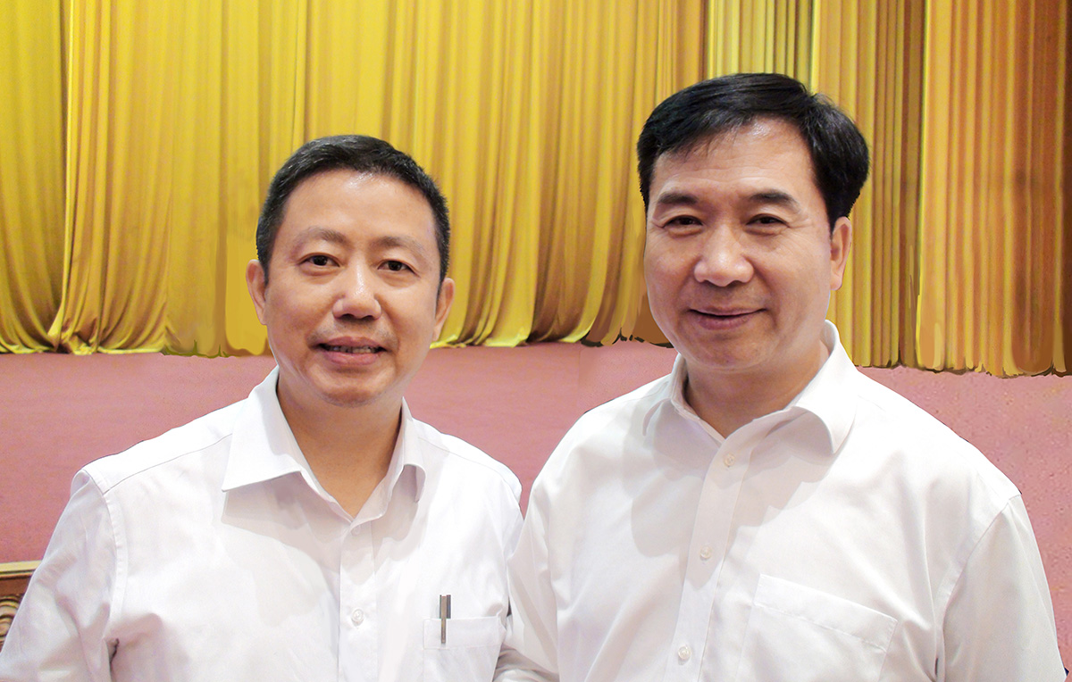 中央政治局常委、中央紀(jì)律檢查委員會(huì)書記李希與周海江合影
